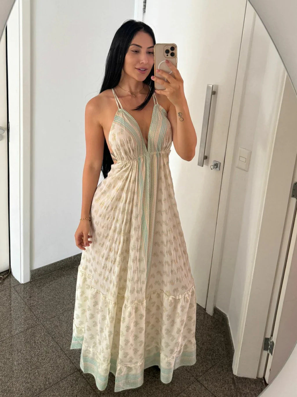 VESTIDO EM VISCOSE LONGO OLÍVIA VERDE